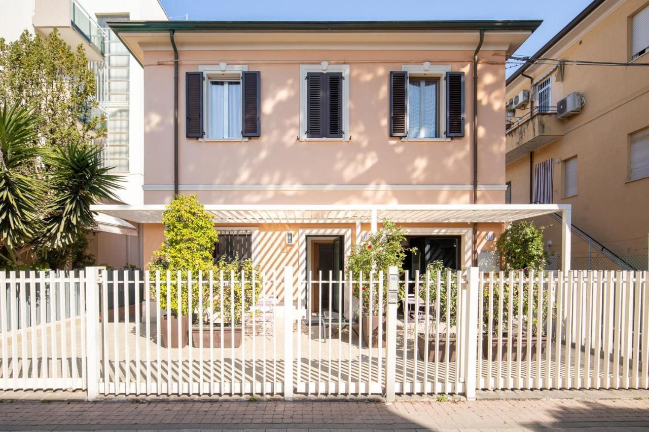 Bilocale Con Giardino A 200Mt Dal Mare - Homeunity Rimini Exterior photo
